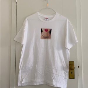 supreme necklace white tee large
